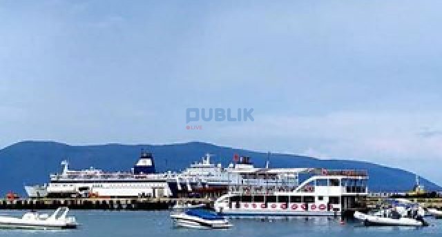 Moti i keq/ Drejtoria Portuale e Vlorës ndalon lundrimin për disa mjete