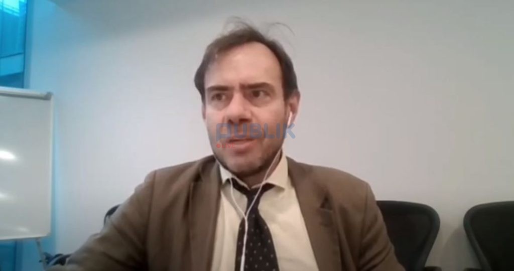 Analisti Burimi: Të zgjidhet skandali “McGonigal” ose s’ka zgjedhje! Opozita të luajë me protestatp
