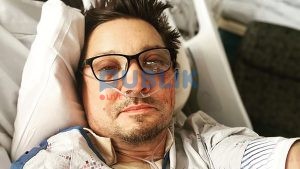 Aktori Jeremy Renner publikon foton e parë pas aksidentit