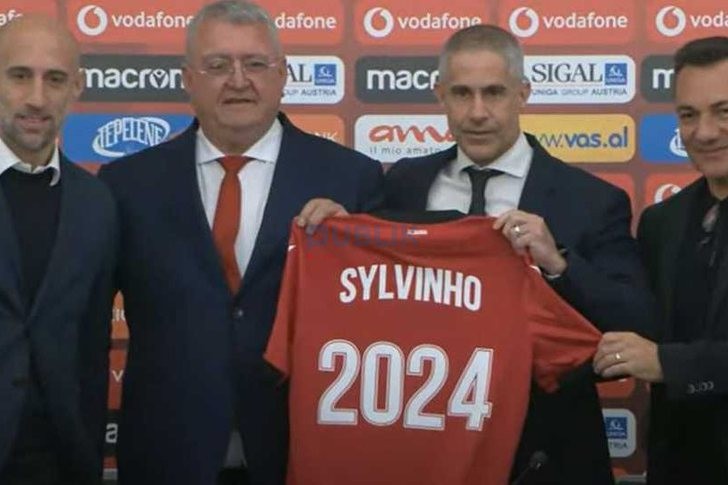 Prezantohet Sylvinho: Kërkoj agresivitet, besoj te kualifikimi në Euro 2024