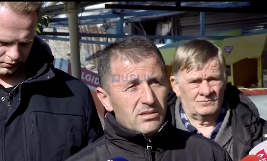 Banorët e Laprakës në protestë për shembjen e shtëpive: Merrni masa, mos na fusni në konflikt me policinë