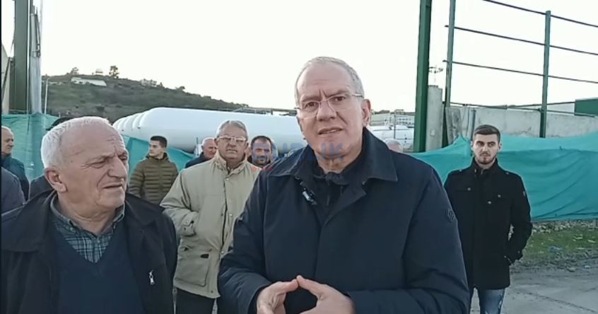 Deputeti i PD denoncon fabrikën e gazit në Porto Romano, banorët shprehen të terrorizuar