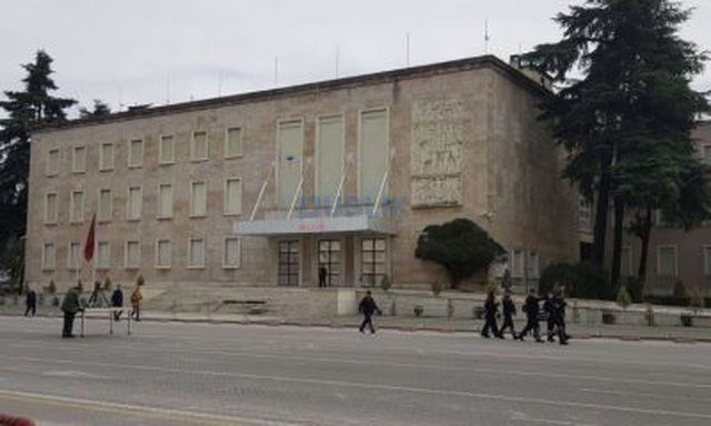 Qeveria miraton fond shtesë për KQZ-në dhe votimin elektronik