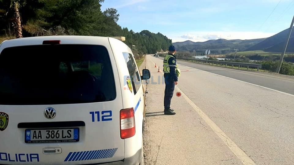 Policia ndalon shoferin që aksidentoi për vdekje 20-vjeçarin në Elbasan
