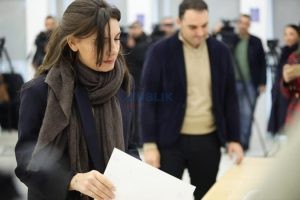 Le ta vëmë në provë Belindin!