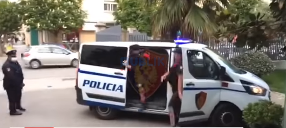 Dy vëllezër shtëpi bari në Durrës