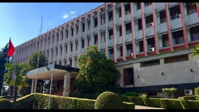 Ministria e Jashtme thërret ambasadorin britanik për notë verbale