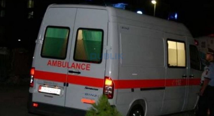 Bulqizë, makina përfundon në greminë, plagosen rëndë dy persona