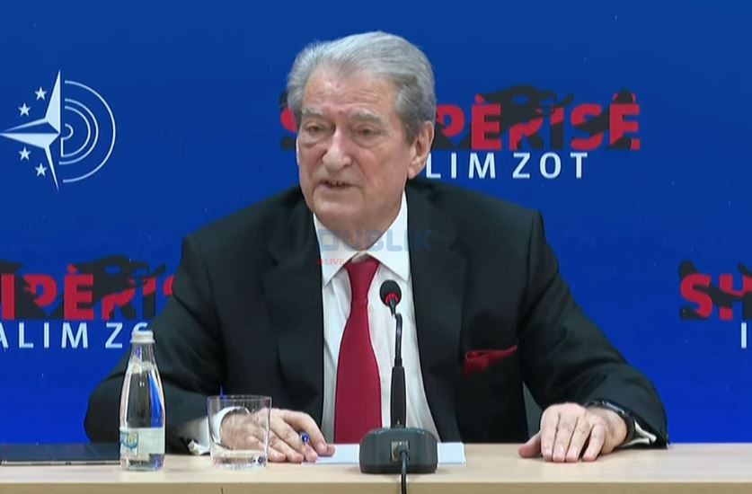 Ishte i sëmurë me grip, rikthehet Sali Berisha: Ky do të jetë një vit i madh shprese