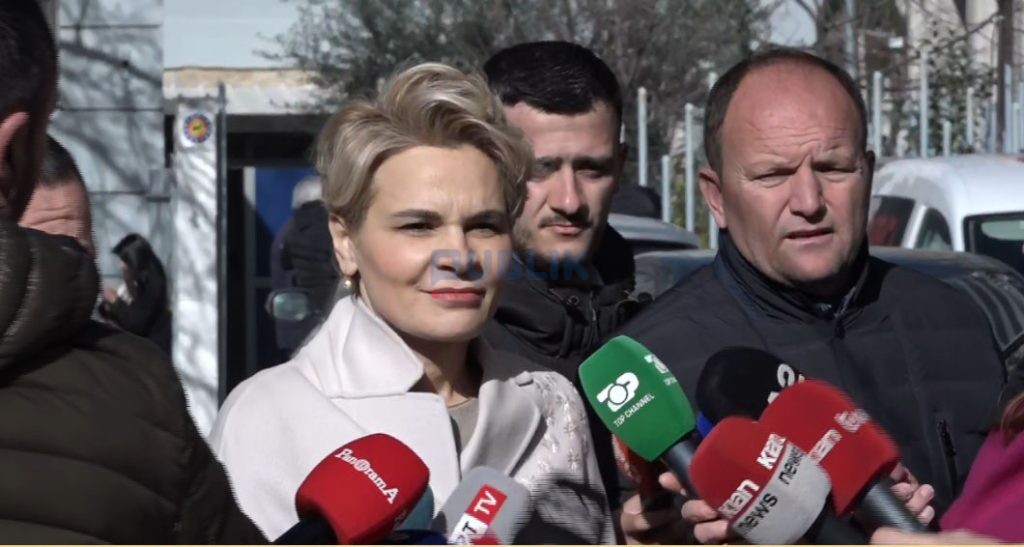 Kryemadhi tregon para gazetarëve: Dy orë e 30 minuta në SPAK