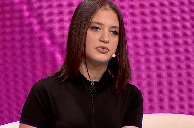 17-vjeçarja tregon vuajtjet e vëllait me autizëm, si e ngacmonin shokët e lagjes