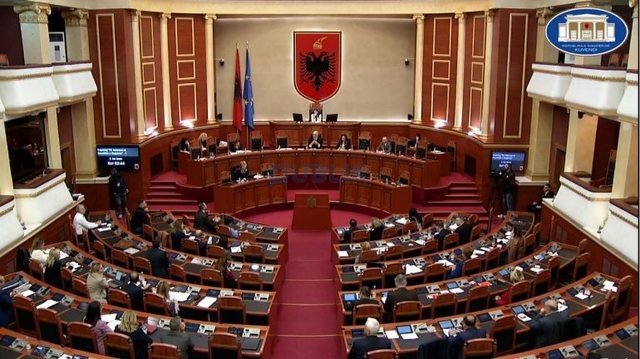 Çështja “McGonigal”/ Futet në rend dite kërkesa e Alibeajt për interpelancë urgjente me Ramën