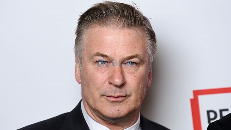 Vrau regjisoren në xhirimet e filmit/ Aktori Alec Baldwin akuzohet për ‘vrasje nga pakujdesia