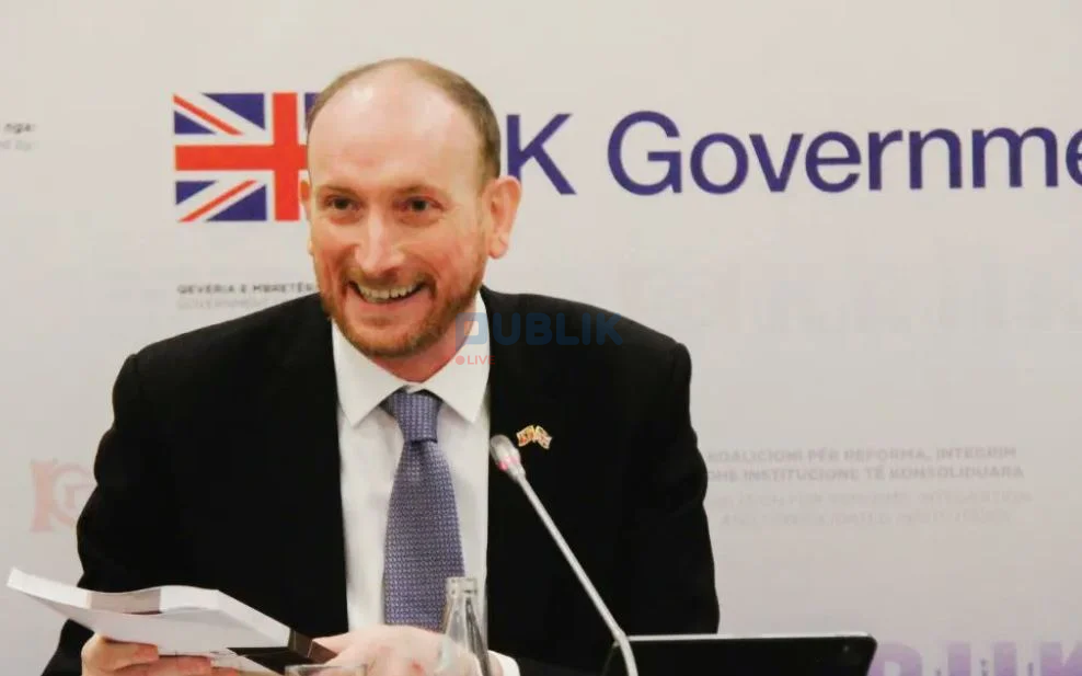 Shqipëria notë proteste për gjuhën e ministrit britanik, mbërrin në Ministrinë e Jashtme ambasadori King-Smith