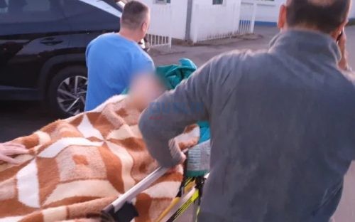 Plagosja e 2 të rinjve serbë në Shtërpcë, reagon BE: Të hetohet ky krim i neveritshëm