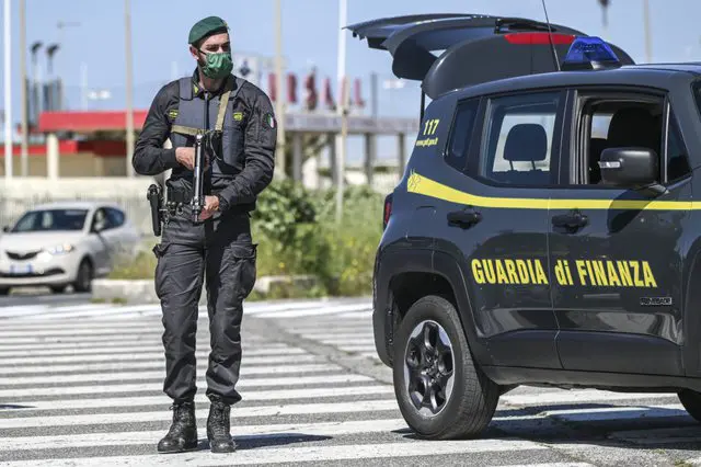 Guardia di Finanza: Sekuestruam mbi 120 kg kokainë, 15 kg heroinë dhe miliona euro