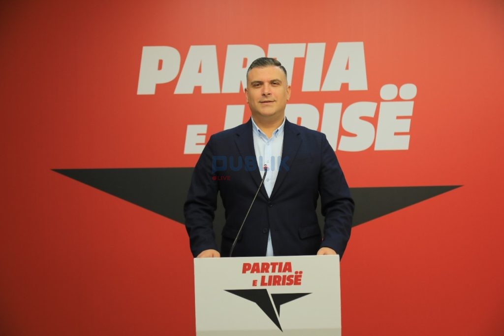 “Shërbimet që qeveria u ofron shqiptarëve, baras me dy bukë”