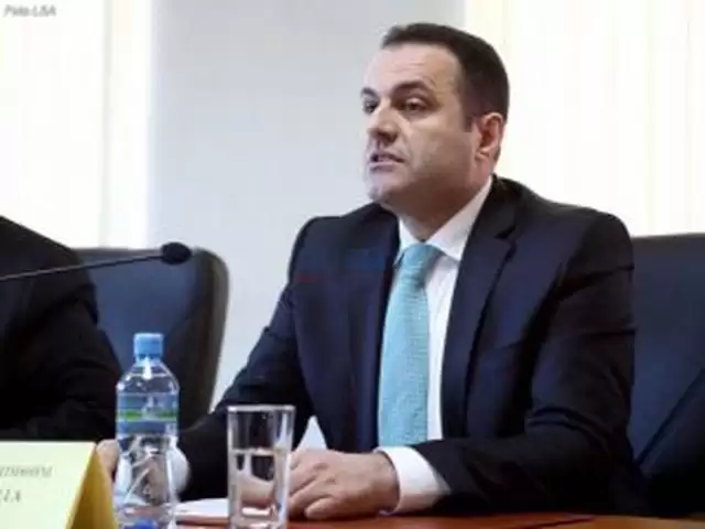 Ish-Kryeprokurori Adriatik Llalla fiton azil politik në Itali