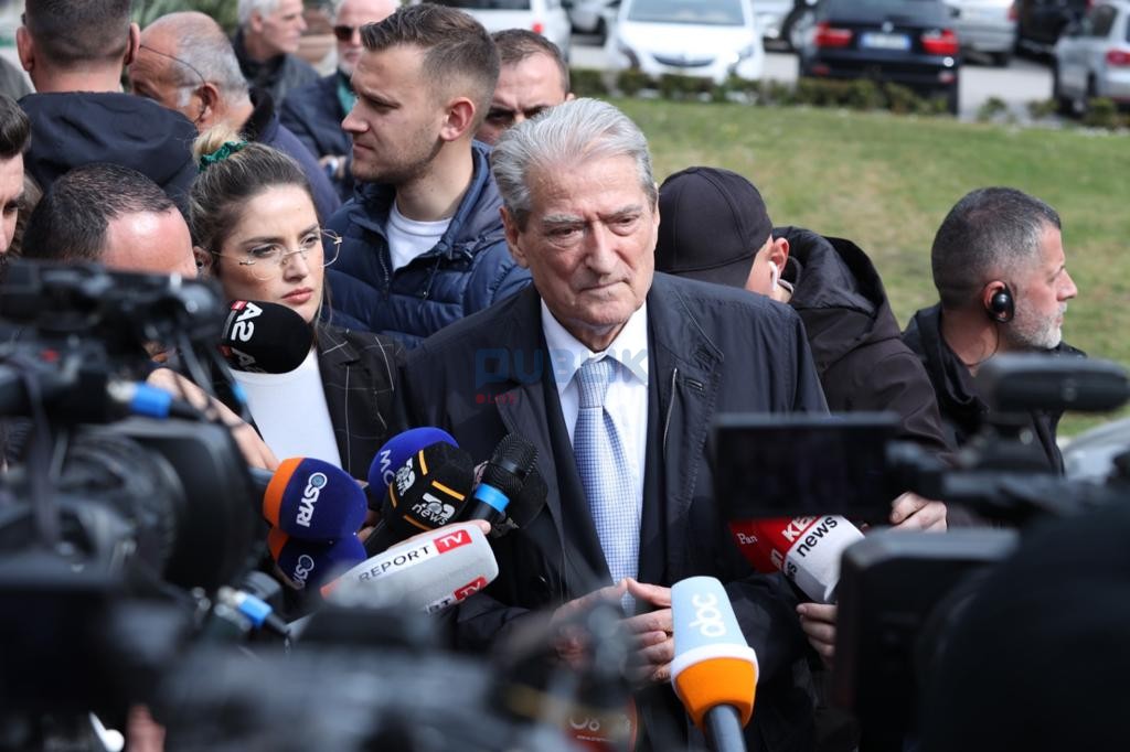 Berisha u kërkon gazetarëve : Nxirrini nga arkivat udhëtimet e tij në Kinë, mediat atje hapeshin me titujt…