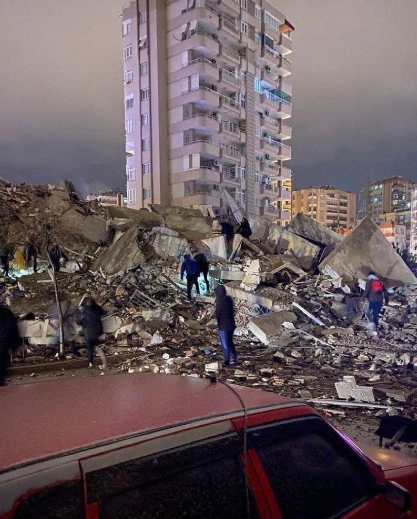 Greqia  mobilizon burimet e saj  për të ndihmuar Turqinë