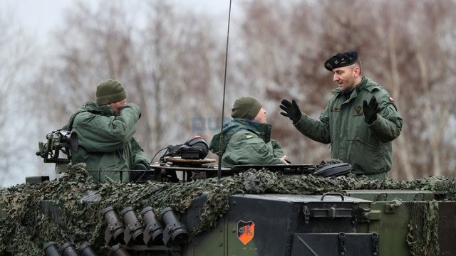 Ofensiva ruse mbledh ministrat e Mbrojtjes të NATO-s në Bruksel