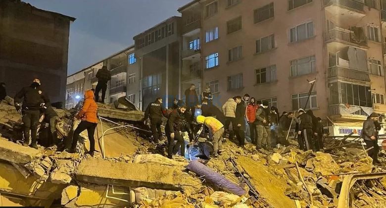 Tërmeti i fuqishëm që goditi Turqinë u ndje edhe në Liban dhe Qipro!