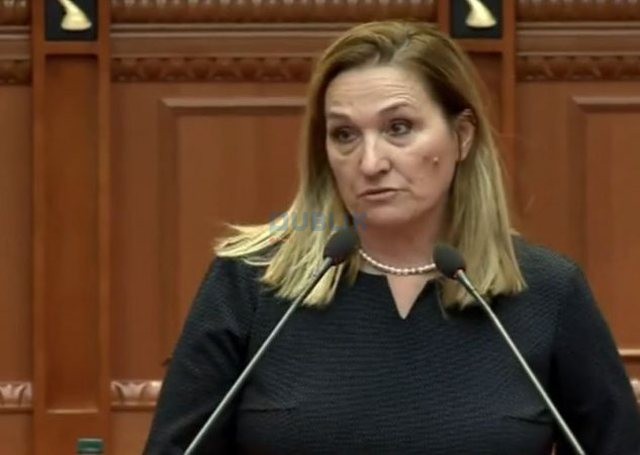 Rama e quajti Kuvendin “kopësht zoologjik”, deputetja e PD Açka: Kryeministri vetë është hiena