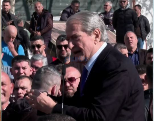 Berisha: Nëse nuk bëhet në Kuvend, mocionin me Ramën do e bëjmë në Surrel