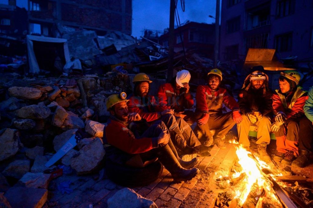 Fatkeqësia e rëndë kthehet në lojë të pushtetit, tërmeti “lëkund” besimin e Turqisë te Erdogan