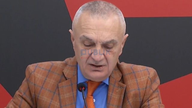 Fotoja me Agron Nezën në një tavolinë/ Justifikohet Meta