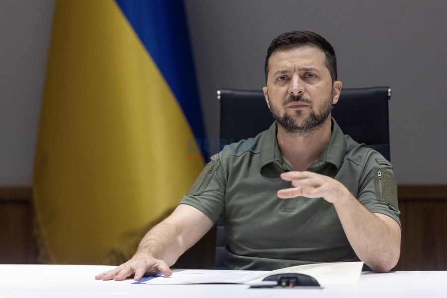 Zelensky: më 24 shkurt ne nuk zgjodhëm flamurin e bardhë, por të Ukrainës! Viti 2023, viti i fitores!