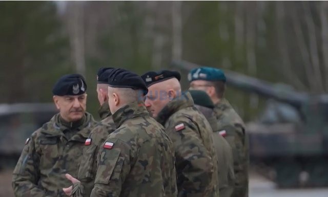 Poloni, ushtarët ukrainas mësojnë si të përdorin tankun Leopard 2