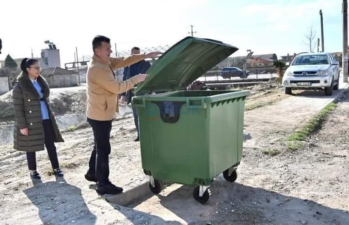 Aman më gjej celularin e plakës shoku Tao