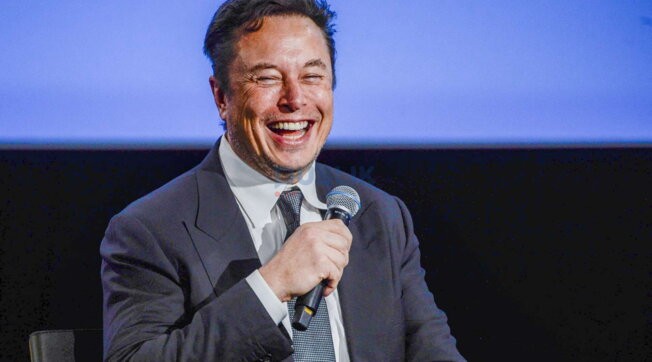 Elon Musk rimerr titullin e njeriut më të pasur në botë, ia kalon dhe manjatit francez të Louis Vuitton