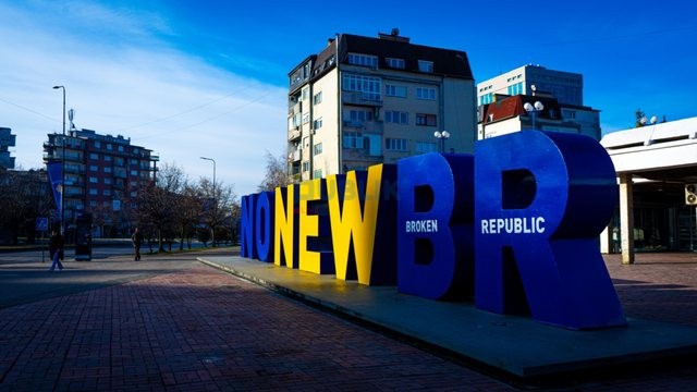 NEWBORN, kundër një “Republike të prishur”