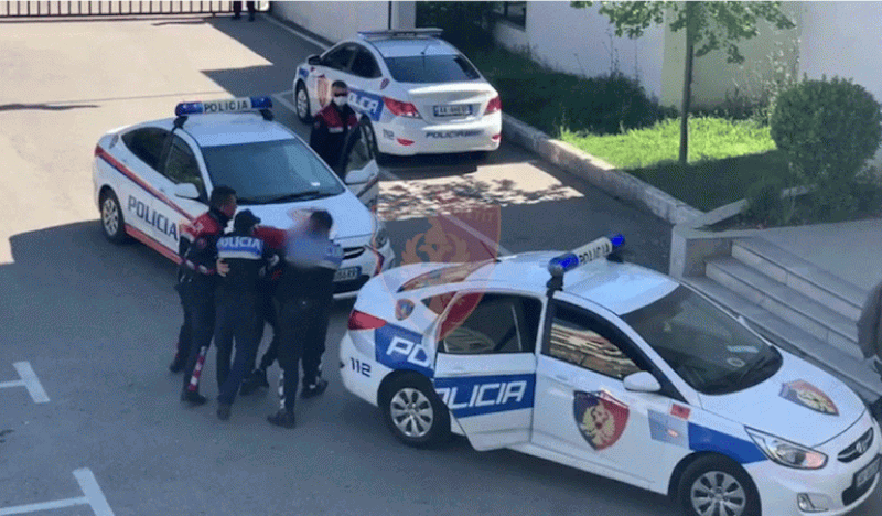 Arrestohen dy hajdutët, vidhnin  makina, i çmontonin dhe më pas i shisnin për pjesë këmbimi