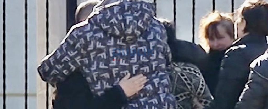 30-vjeçarja vdiq pas lindjes së djalit, familjarët: Mjekët duan lekë, po nuk iu dhe je i vdekur