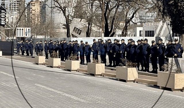 Sot opozita do të protestojë/FNSH dhe RENEA “blindojnë” parlamentin