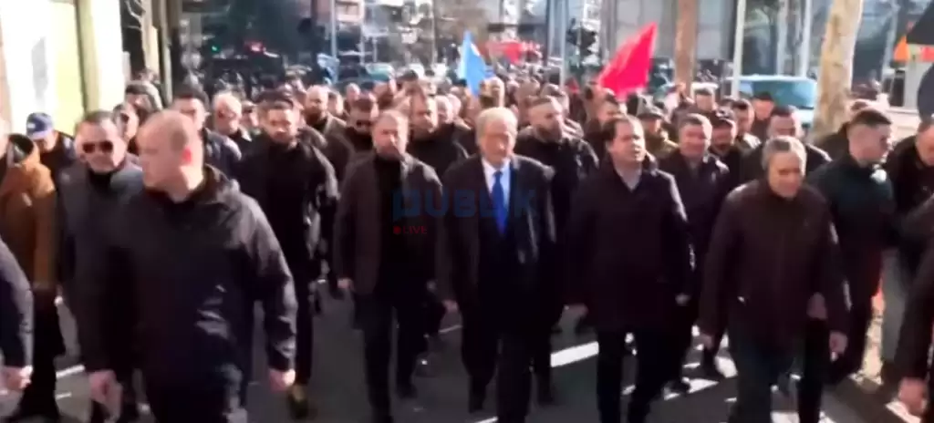 Sot në 17:00 protestë para Parlamentit për të mbrojtur Kushtetutën