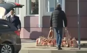 Kinezët porosisin ushqim amerikan/ Nuk u pëlqeu oferta e Putinit?/ VIDEO