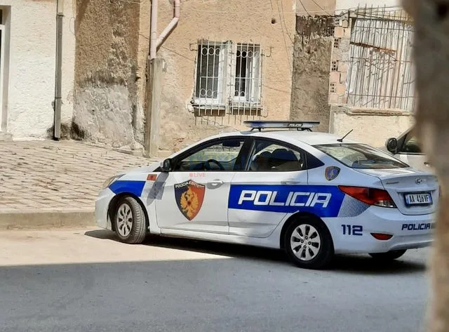 Vlorë/ Sherri në familje, dy vëllezërit përplasin me makinë burrin e motrës së tyre