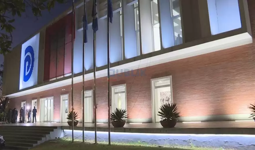 Gjykata merr vendimin për vulën e PD, Berisha e pret lajmin në selinë blu