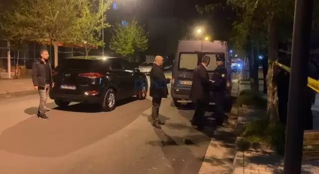 Elbasan, të rinjtë zihen me  kaçavida  për  një vajzë