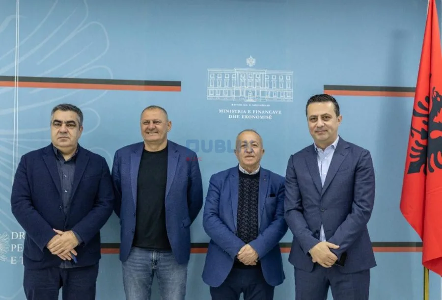 Marrëveshja monopoliste për rritjen e çmimit të patentave me alibi SIGURINË