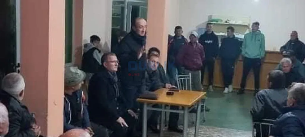 PEQIN/ Dashnor Sula bashkë me  Sali Berishën në fushatë për zgjedhjet 14 Majit,  në krah të kandidatit të primareve