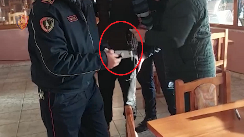 Tentuan të vidhnin me armë biznesmenin, arrestohet 66 vjeçari, në kërkim 2 bashkëpunëtorët