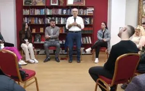 Meta thirrje elektoratit gri: Përgjegjësinë për tiraninë s’e kanë tiranët, por ata që s’bashkohen. Votoni!