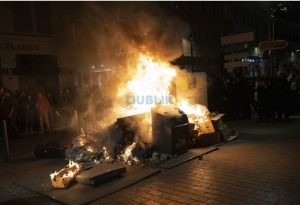 francezët “ndezin” sheshet në protestën kundër reformës së pensioneve
