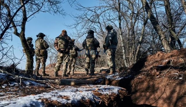 Pritja në vijat frontale të Ukrainës, një luftë nervash