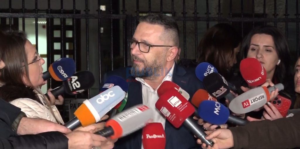 “Vendimi i Zhukrit nuk ekziston më”, përfaqësuesi i grupimit të Alibeajt: Organet legjitime të PD janë ato që përcakton Statuti.
